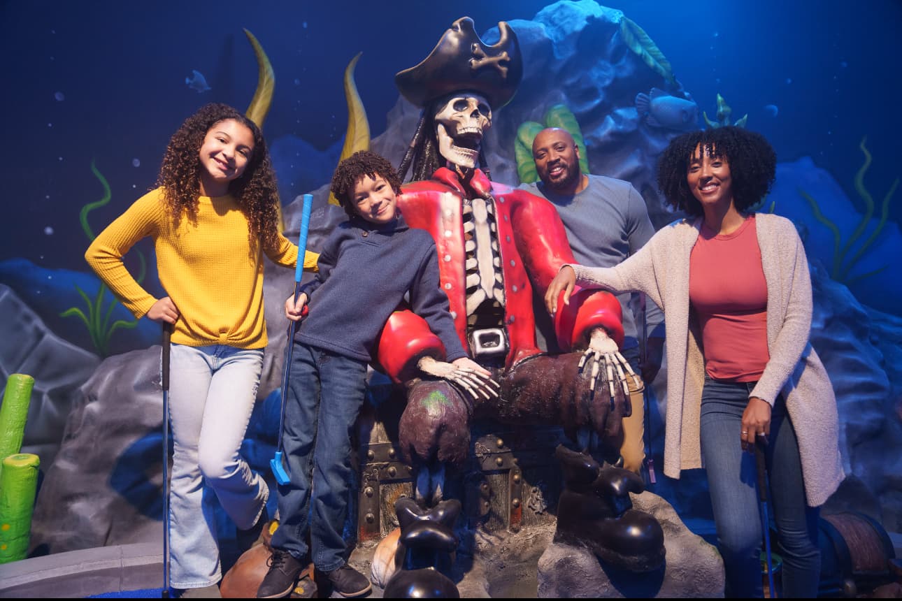 Blog - Family Mini Golf with Pirate